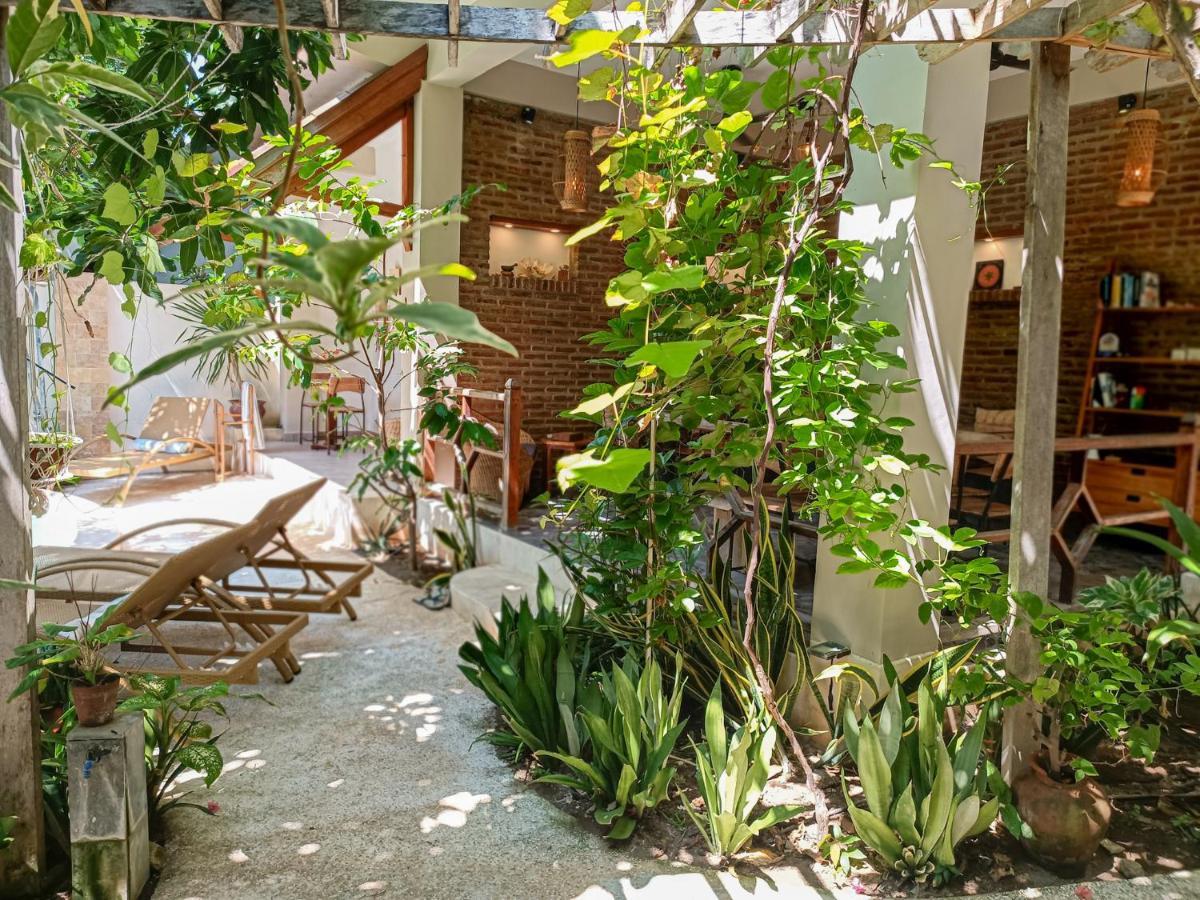 Soraya Yoga Wellness Center Hotel Gili Trawangan Exterior foto